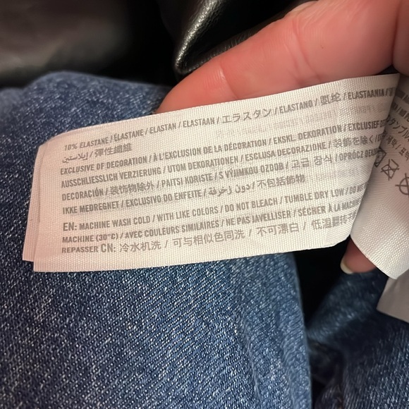 NWT Abercrombie & Fitch Vegan Leather Split Hem Flare High Rise Pants Short new - Picture 13 of 14